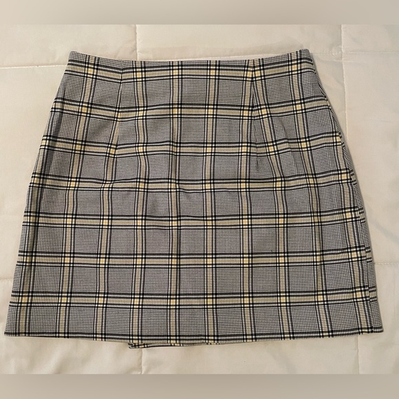 H&M Plaid “Clueless” Skirt - Picture 6 of 8